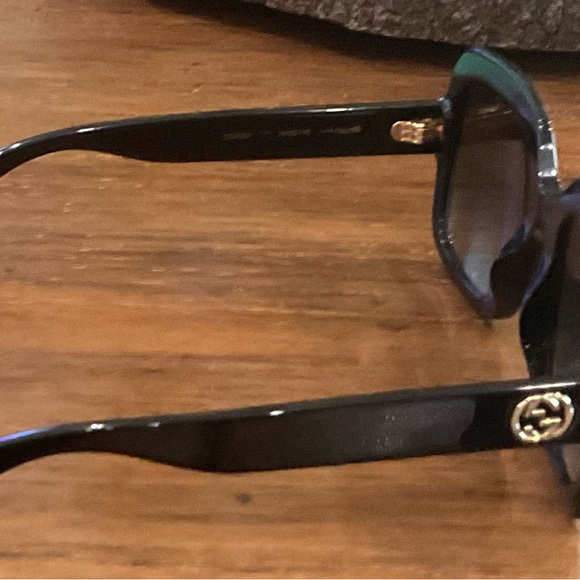 Gucci Sunglasses Black
GG0036SN - Picture 9 of 10